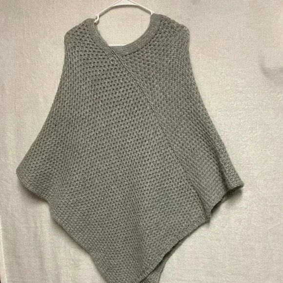 Gio &‎ Gio made in Italy pullover poncho sweater OS - Picture 6 of 7
